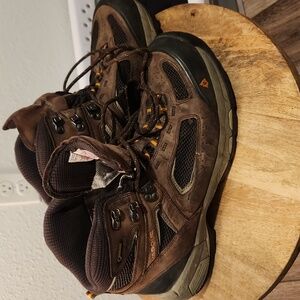 Vasque Leather and Goretex Hiking Boots 11.5 wide